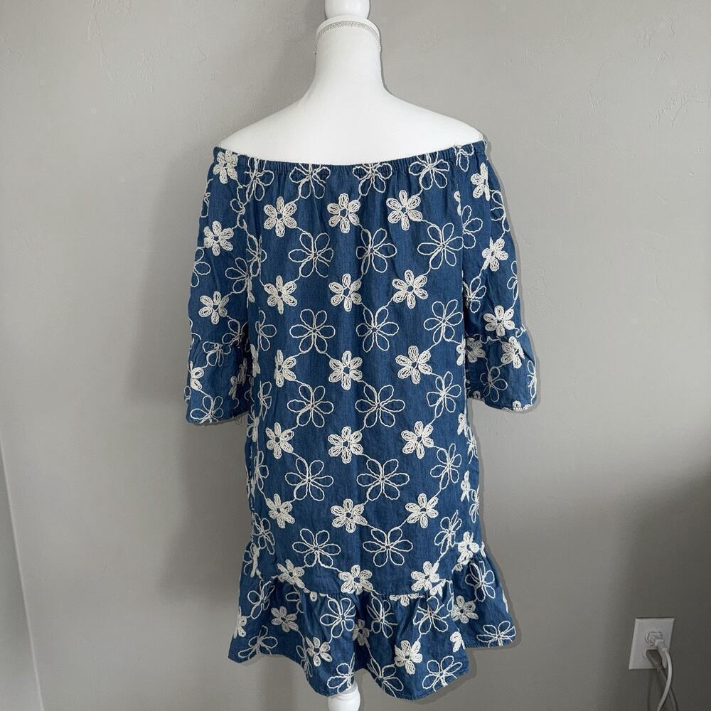 ECI Womens 6 Floral Embroidered Denim Off The Shoulder Dress Blue White Pocket - Picture 4 of 10